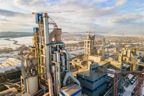 The Key Role and Application of Gas Analyzers in Cement Industr